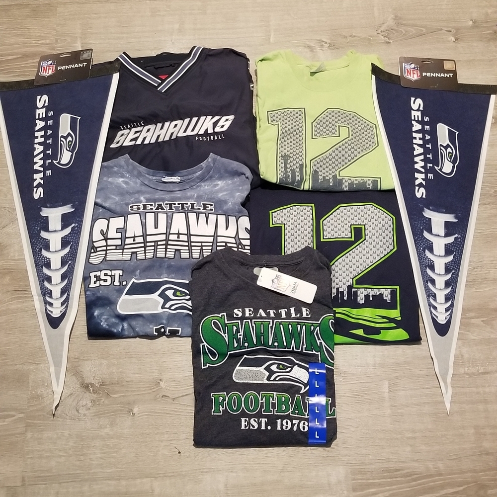 Seattle Seahawks NFL Mens T Shirt/Windbreaker Pennants Lot Size Medium/Large